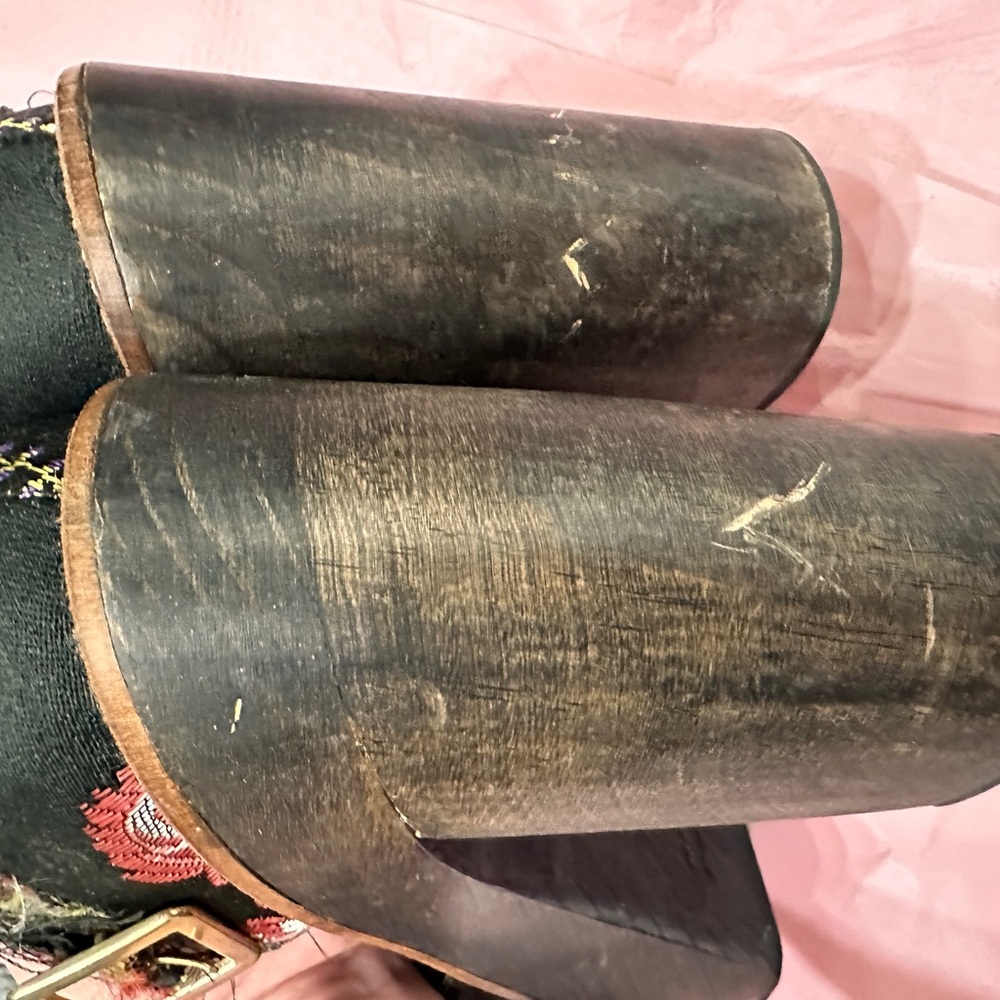 Free People ‘STARLET’ Black Floral Embroidered Wood Platform Mary Jane Heels - Picture 9 of 11